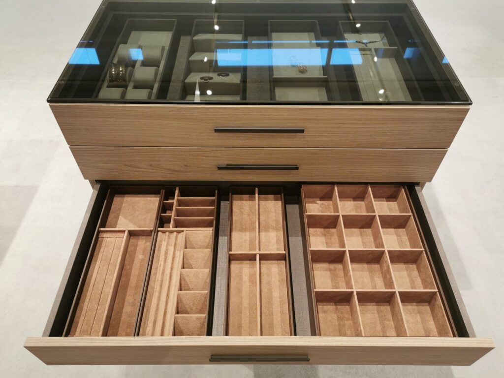 divisorio a croce su misura per scatole, astucci, cassettiere, organizer - made in italy - artigianale - fatto a mano - ecopelle - pelle - arredamento - furnital - design italiano