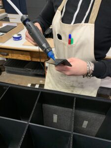 divisorio a croce su misura per scatole, astucci, valigie, organizer, valigia in nylon artigianale - made in italy - Emilio Scolari - Asics - laboratorio artigiano