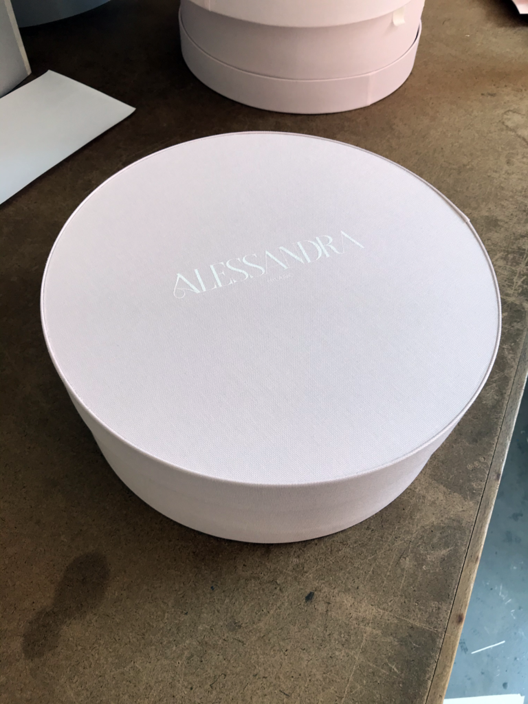 made in italy scatole fatte a mano cappelliere rosa su misura emilio scolari giulia crotti